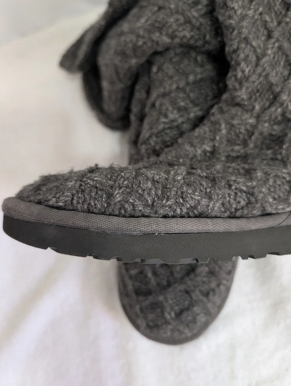UGG Classic Cardy Knit Woven Boots Women’s US 9 Sheepskin Lined 3 Button Gray